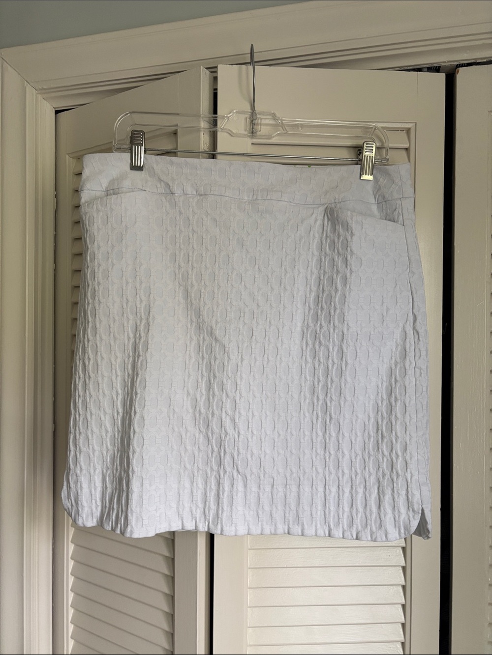Women's White Textured Mini Skort